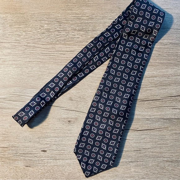 Vintage Meeting Street 100% Silk Tie Made in USA Black w. Pink & Blue Pattern - Picture 3 of 6